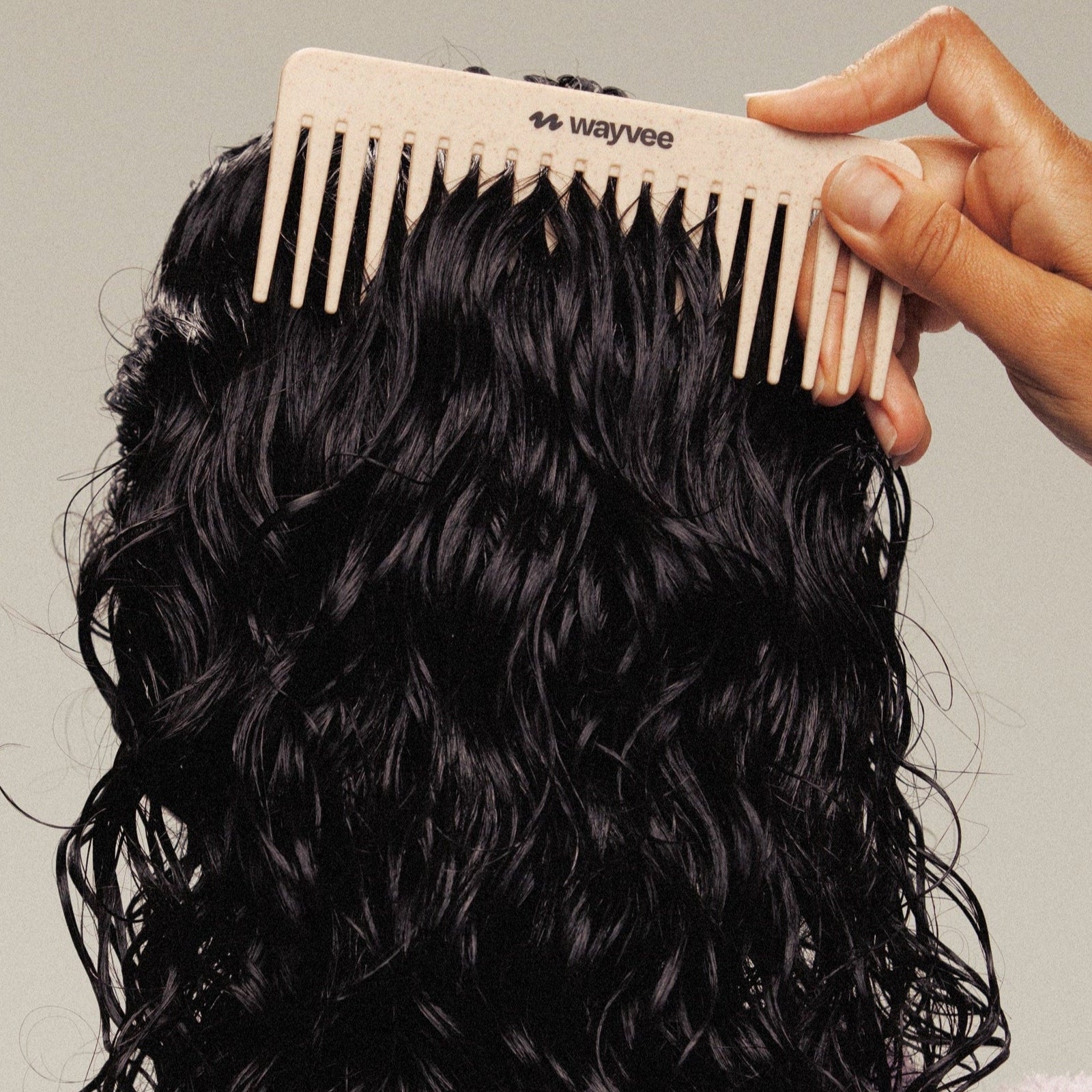 NEW Wide Tooth Detangling Comb